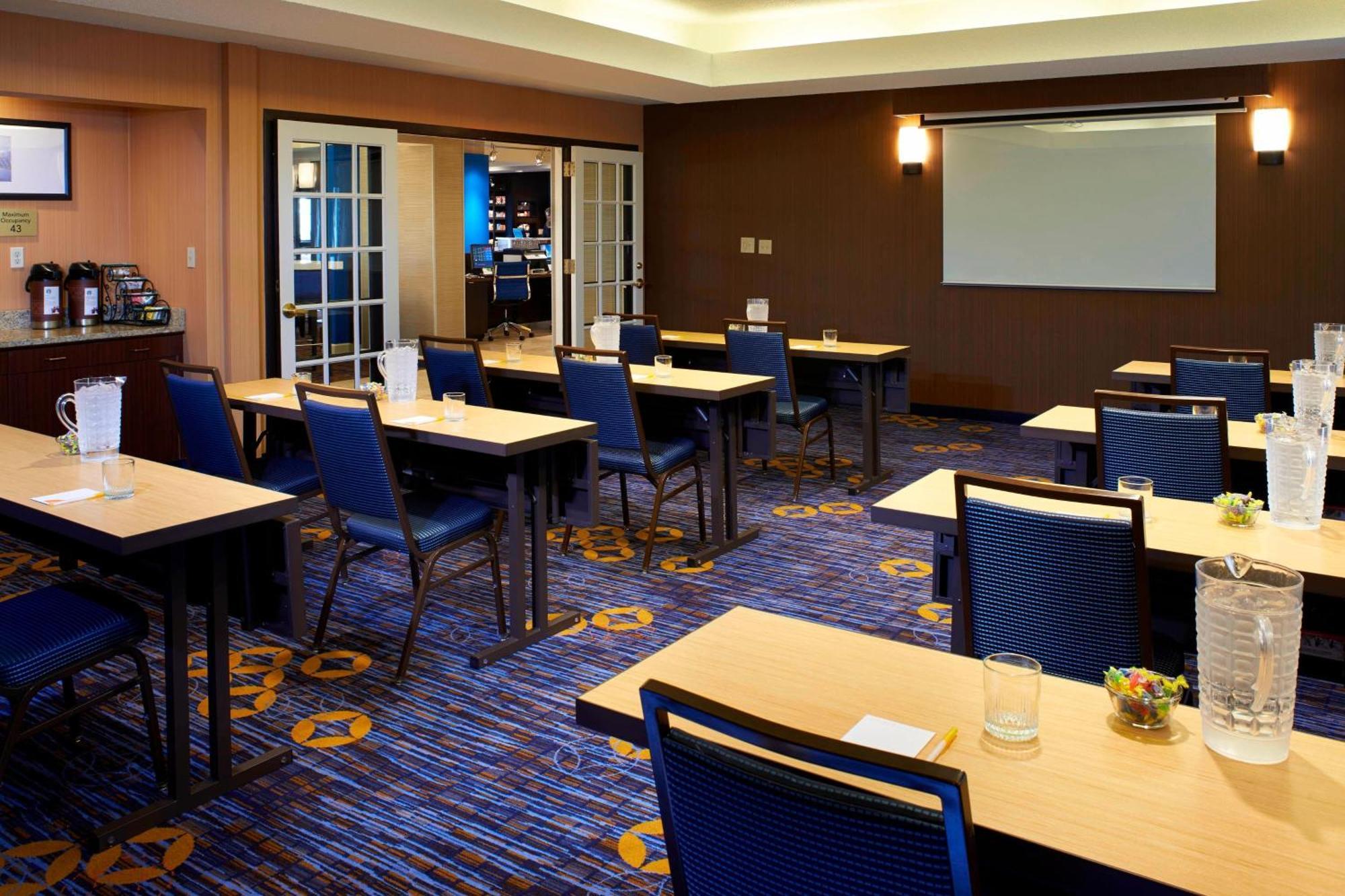 Courtyard Detroit Utica Hotel Luaran gambar