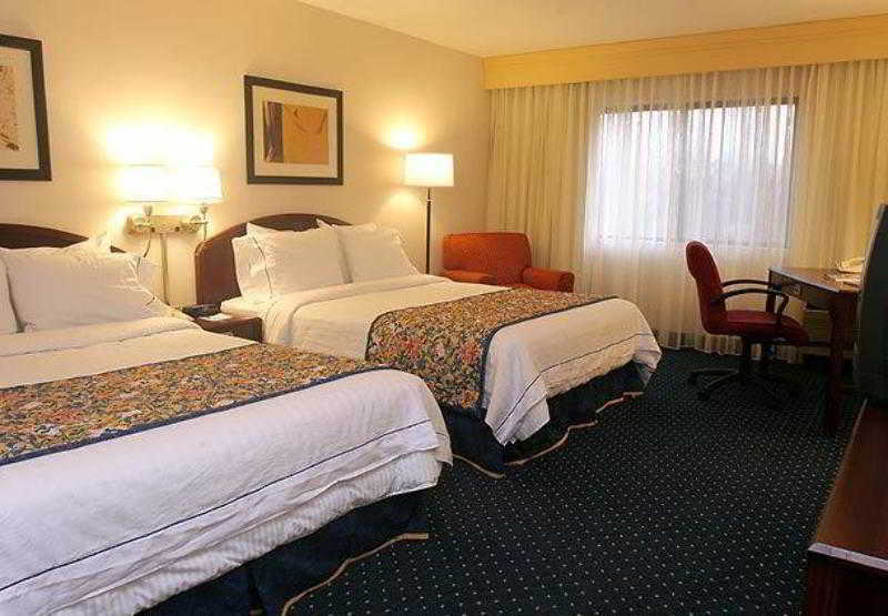 Courtyard Detroit Utica Hotel Luaran gambar