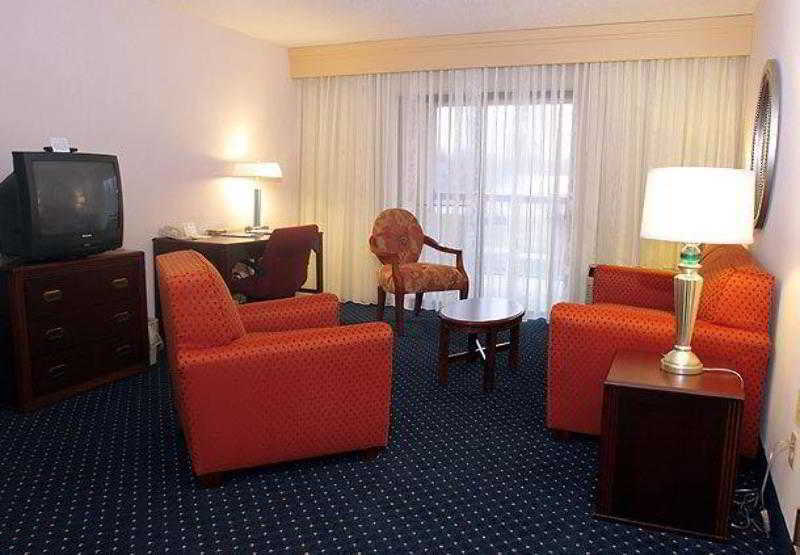 Courtyard Detroit Utica Hotel Luaran gambar